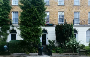 London-street-view-showcasing-properties-relevant-to-HMO-Management-in-London