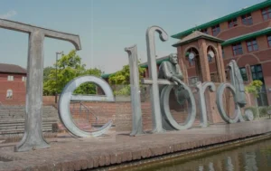 Large-metal-sign-spelling-Telford-with-a-statue-of-a-person-in-the-foreground