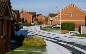 Wolverhampton-residential-area-with-a-snowy-street