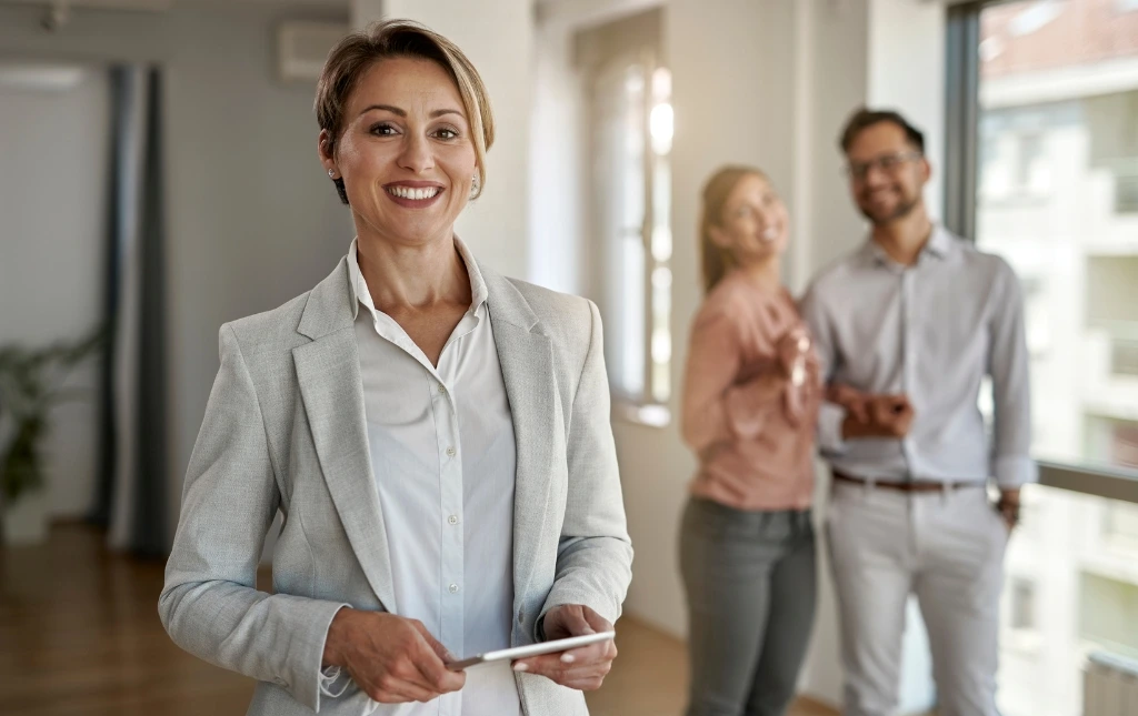 happy-woman-real-estate-agent-become-an-agent