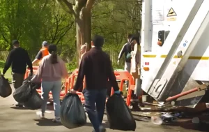 Birmingham-bin-strikes-community-volunteers-helping-clear-waste-near-garbage-truck